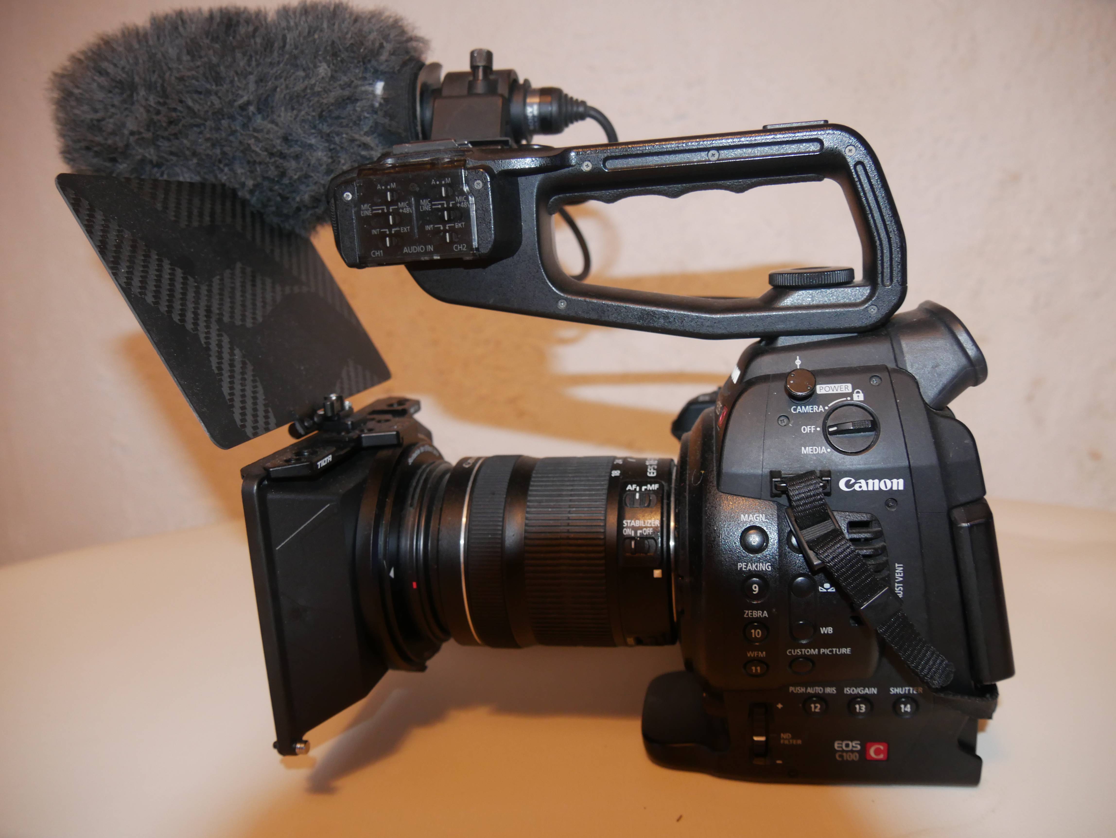 Vend caméra CANON C100 etat du neuf