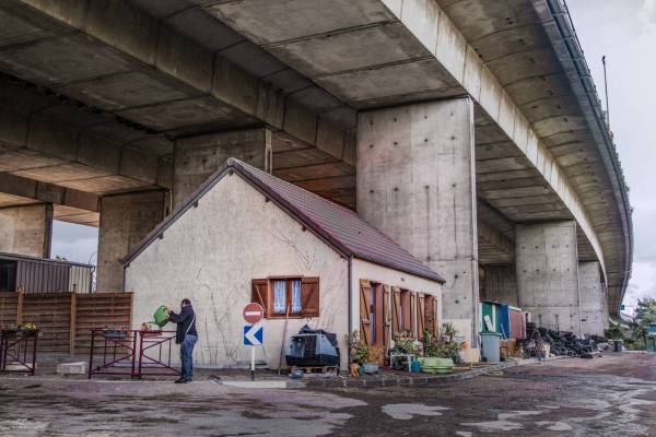 maison-sous-pont-autorote-insolite-manolo-mylonas-photographie-banlieue-paris-paysage-urbain-humain-seine-saint-denis191.jpg